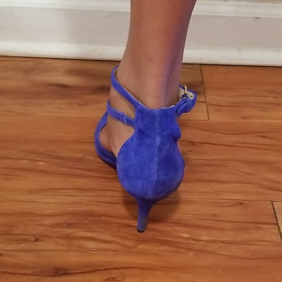 Shoes - Picture 3 of 4
